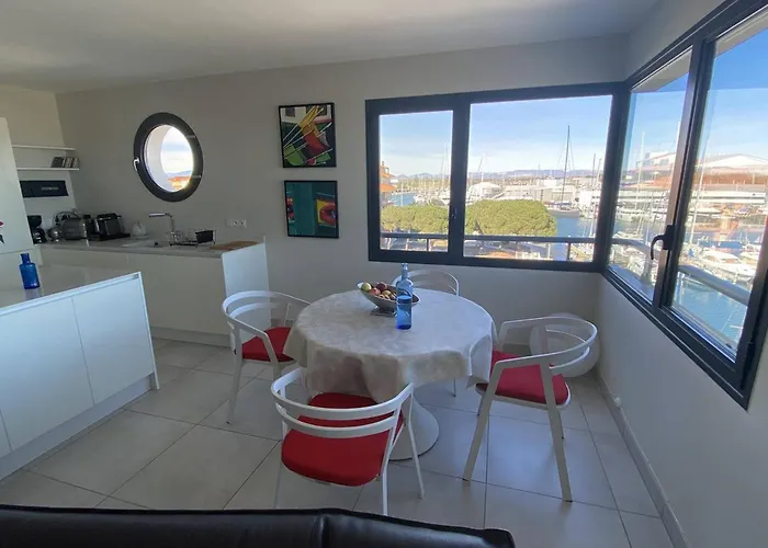 4 Etoiles Avec Wifi Et Parking, A Deux Pas De La - Fr-1-696-128 *